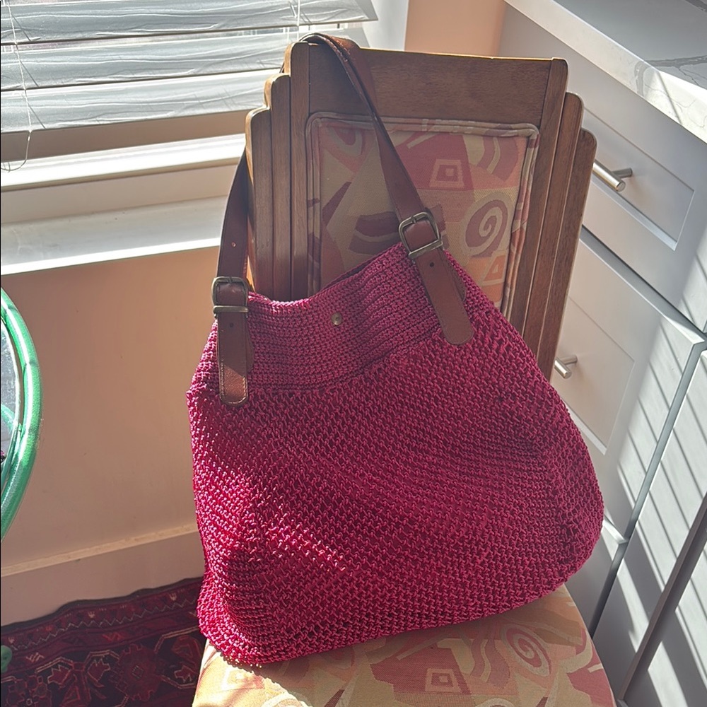 Elliot Mann Vibrant Pink Textured Shoulder Bag